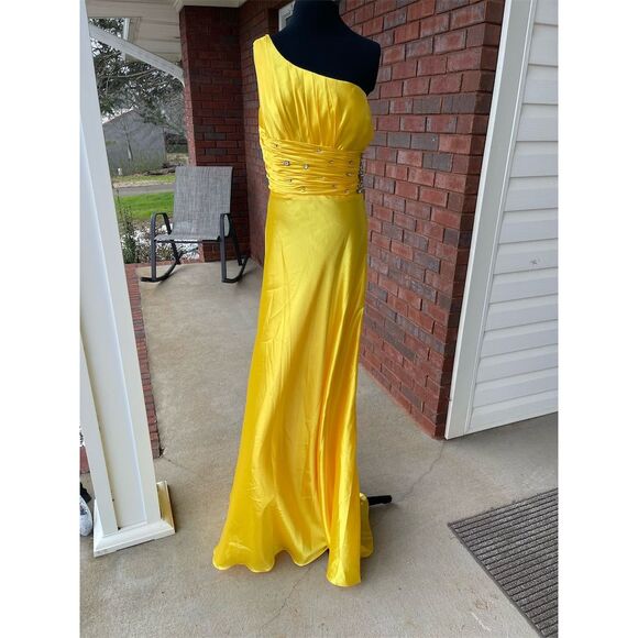 Milano Women's XL (14) Yellow One Shoulder Rhinestone Prom Dress Long Formal - Picture 16 of 16